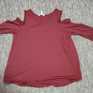 Ladies top size large $5 when 2 or more items are purchased